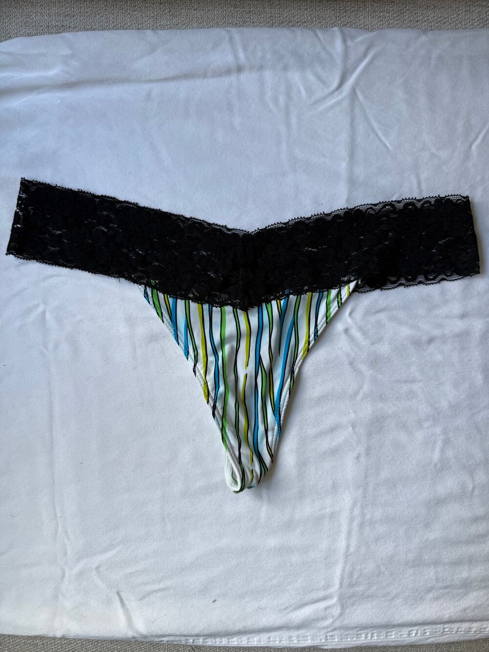 NWOT Vintage Candie’s Striped Lace Waist Thong Panty - Size L
